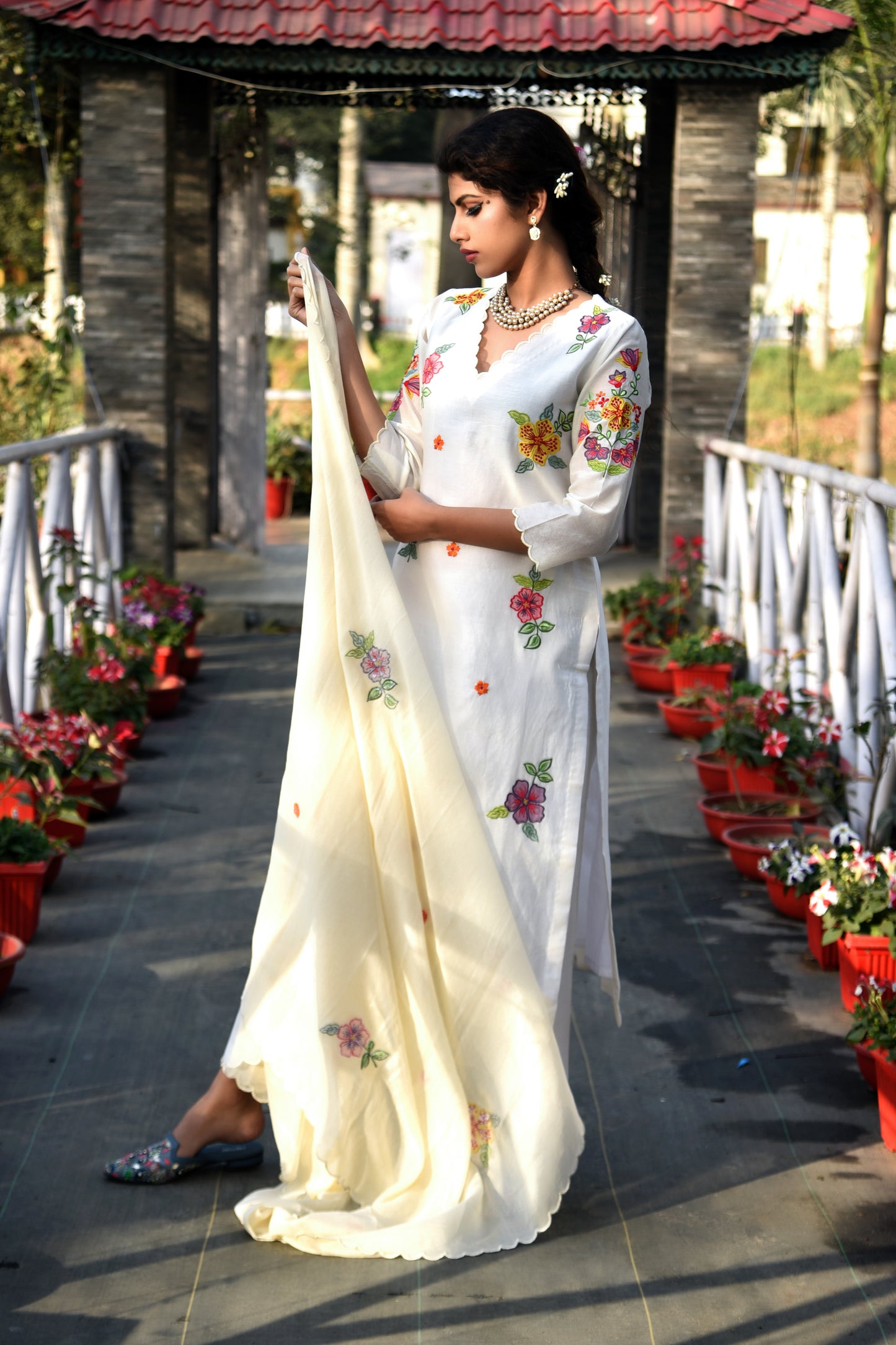 DAFFODIL EMBROIDERED KURTI SET