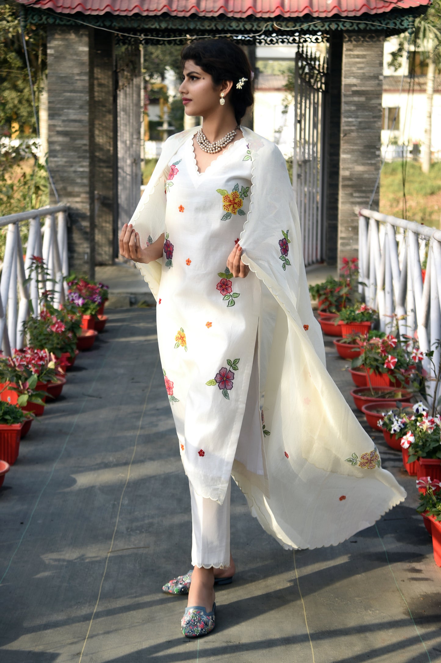 DAFFODIL EMBROIDERED KURTI SET