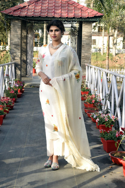 DAFFODIL EMBROIDERED KURTI SET