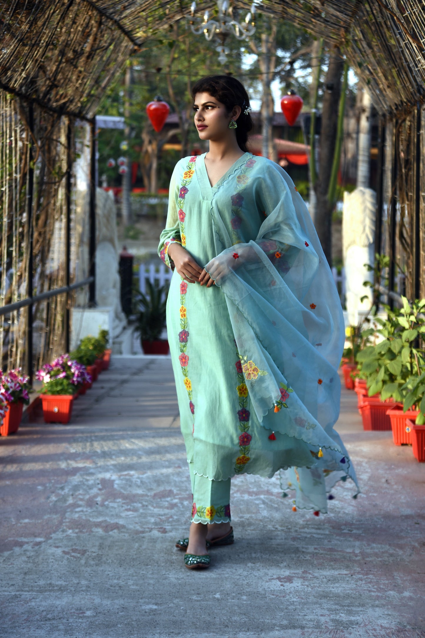 GARDEN OF EDEN MULMUL EMBROIDERED KURTI SET